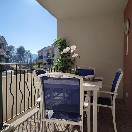 شقة Le Romarin - Climatisation Piscine & Parking Prive Gréoux-les-Bains المظهر الخارجي الصورة